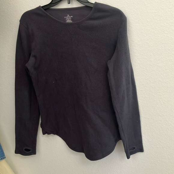 Cuddl duds top medium - Picture 1 of 3